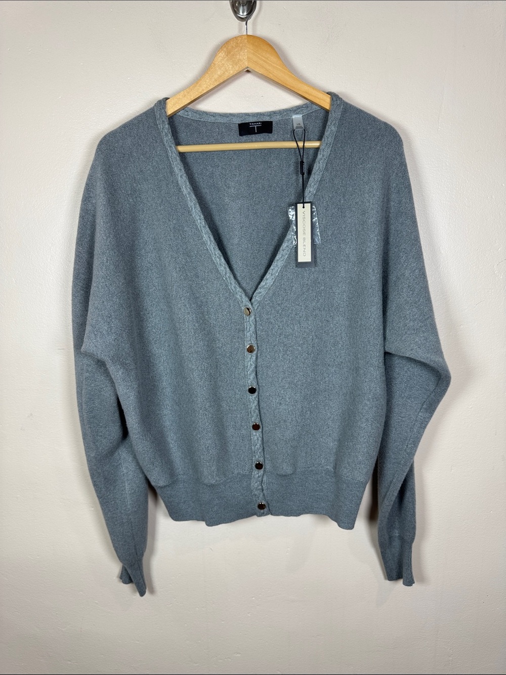 NWT Tahari Women's Cardigan Light Gray V-Neck Button MSRP $88 Preppy Office L